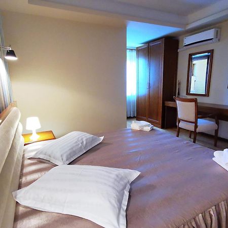 Pensiunea 4 Salcii Baltenii de Sus Room photo